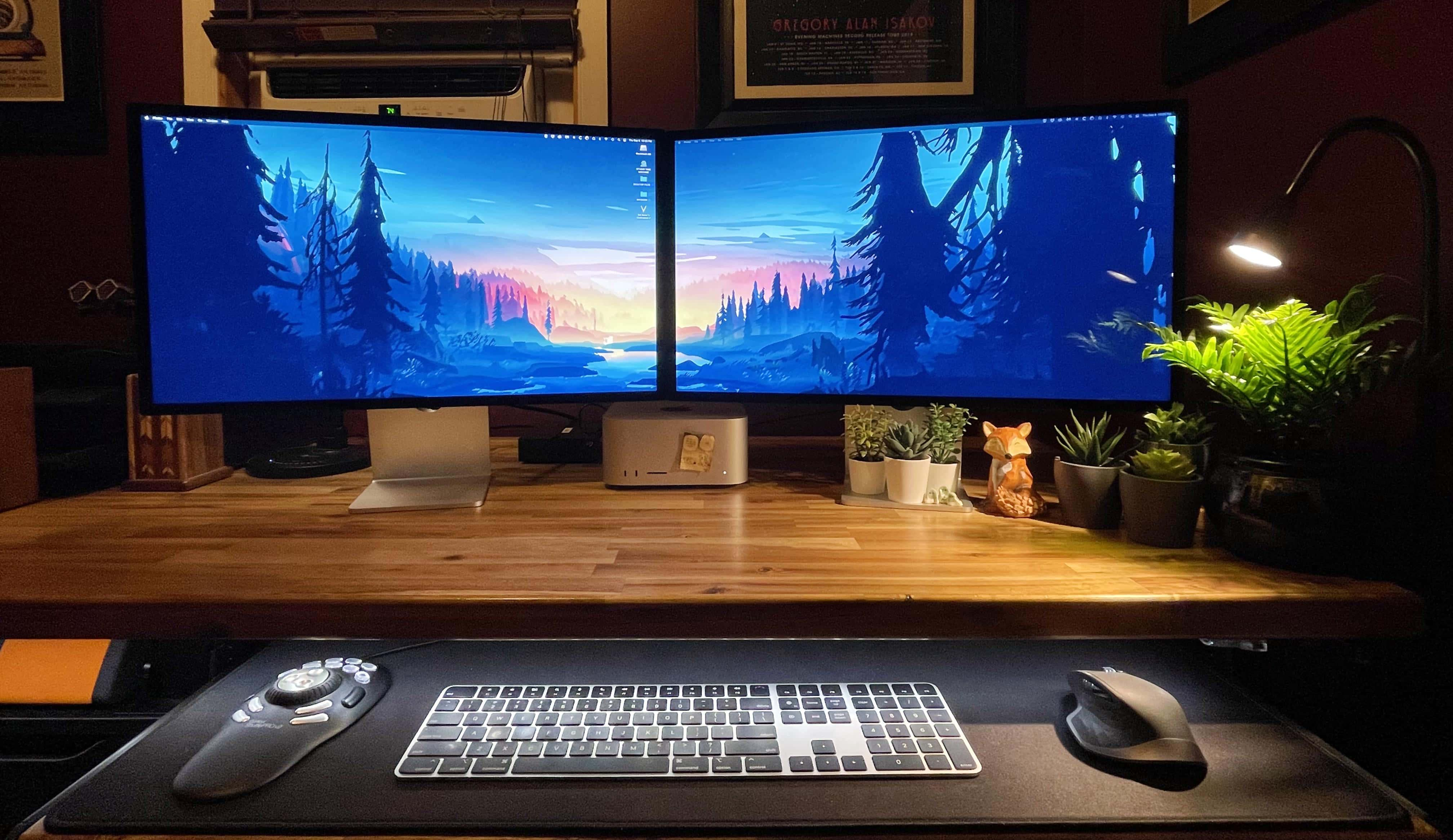 How to Build a Dual Apple Studio Display Thunderbolt 4 Workspace